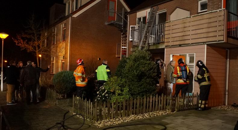 Politie ontruimt woning in Almelo na vondst 'zeer zwaar vuurwerk', Foto